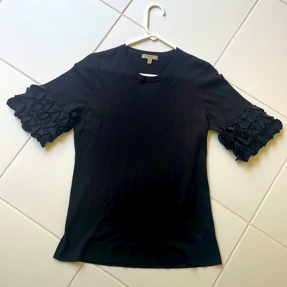 Burberry ruffle short sleeve sweater